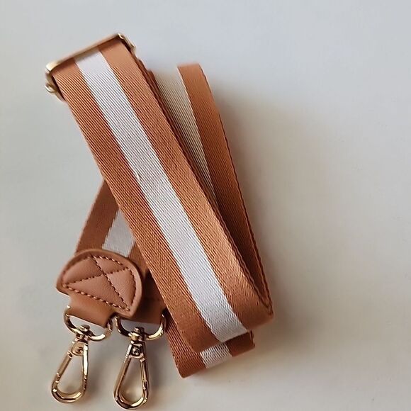 NWOT Bumblebella by Jill Martin Allover Sherpa Mid Size Tote in Biscuit - Picture 4 of 5